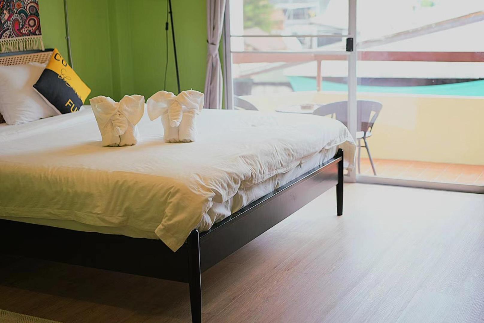 Elegant Lanna Guesthouse チエンマイ エクステリア 写真